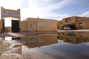 سكان الرويسات بورقلة يحتجون على تدفق مياه الصرف الصحي بمنازلهم