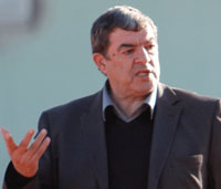 JSK / Le président ne décolère pas