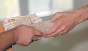 توقيف مدير الضرائب لولاية سكيكدة متلبسا بتلقي رشوة