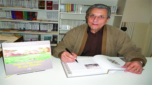 Séance de vente-dédicace avec Kamel Bouchama