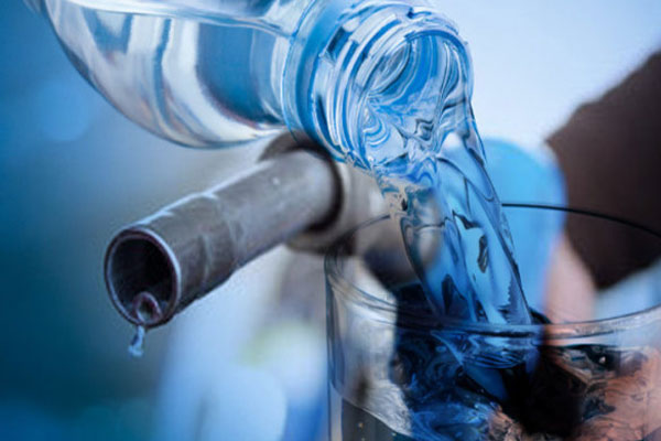 أستاذة تضبط قارورة بنزين بمحفظة تلميذ في ايليزي