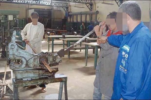 Signature de conventions Formation professionnelle - Unité de production de matériel médical et travaux publics