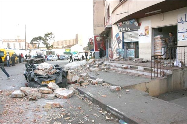 Un mort et d'importants dégâts matériels