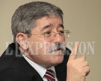 Ouyahia monte au front