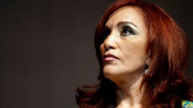 مستغانمي توضح بشأن ترجمة 