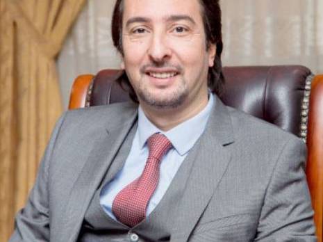 L'implication du monde de l'entreprise dans l'orientation des offres de formation est importante