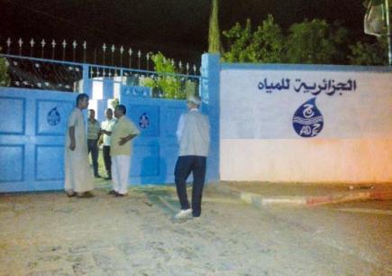 عمال وكالة الجزائرية للمياه يحتجون بتيزي وزو