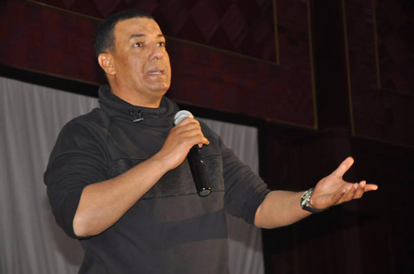 الشاعر المصري 