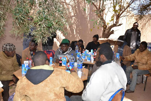 عائلات أزوادية بأدرار تطالب بمساعدتها على العودة إلى بلدها