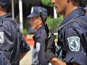 أعوان الحرس البلدي يتجمهرون أمام مقر ولاية تيارت