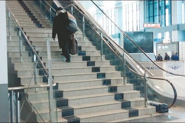 L'escalator à l'arrêt depuis plusieurs semaines