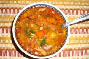 شوربة بالفلفل و الدجاج