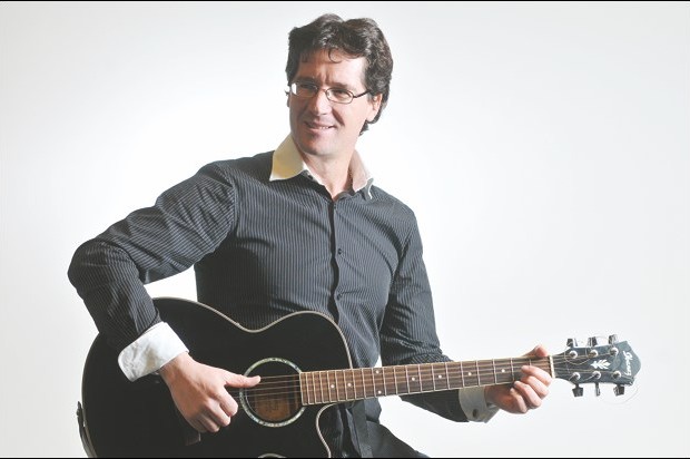 Le chanteur Zayen rend hommage à la femme africaine