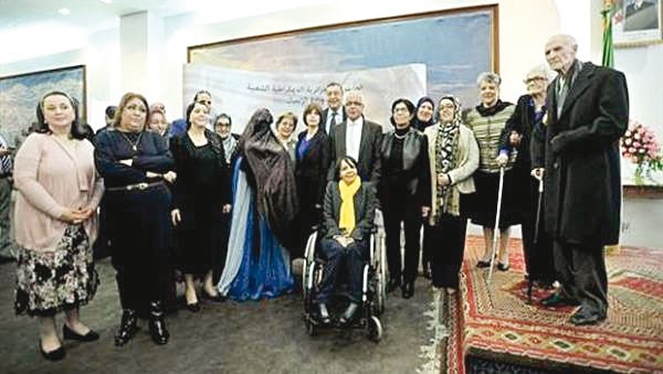 Hamid Grine distingue 12 femmes