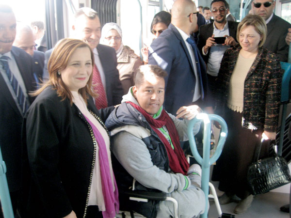 مونية مسلم تشرف بوهران على الاحتفالات الرسمية لليوم الوطني لذوي الاحتياجات الخاصة وتعلن