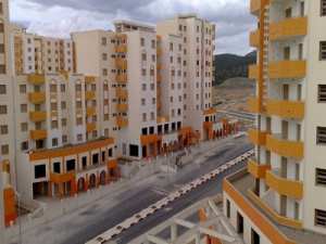 تسوية وضعية العقار الإنجاز سكنات  عدل  بتيبازة