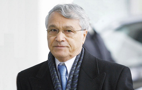 شكيب خليل يعود إلى وهران وسط تعزيزات أمنية