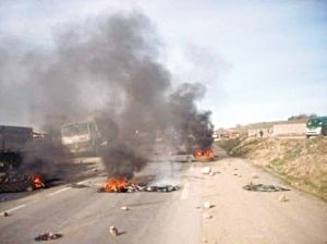 Les habitants de Tassabount ferment la RN9