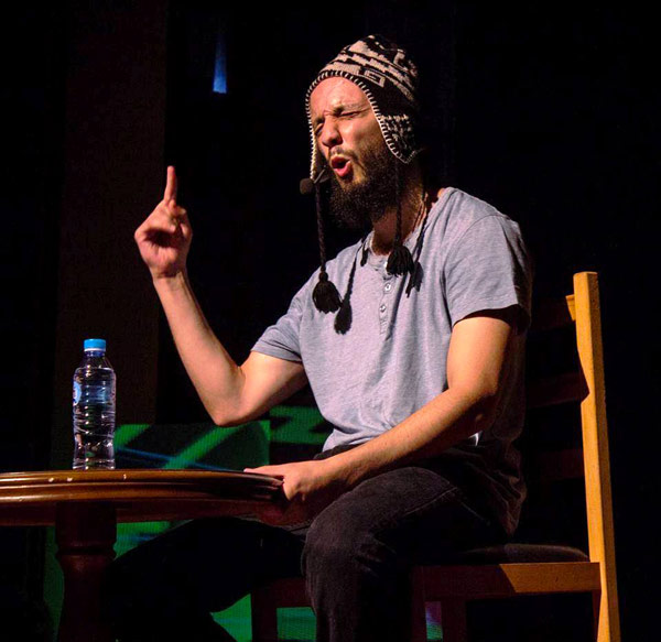 محمد أمين غزيزات عضو لجنة تحكيم نادي وهران للكوميديا