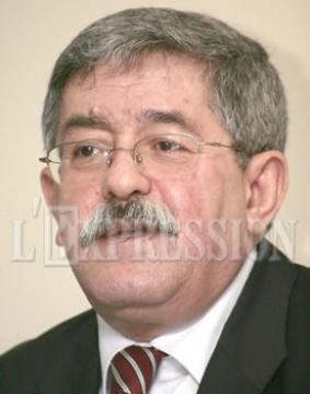 Terrain balisé pour Ouyahia