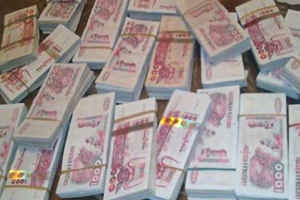 الدرك يحجز أوراقا نقدية مزورة ويطيح بمروجها بالوادي