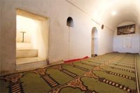 Un mausolée, une source et des paysages