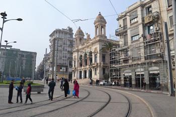 Euros et dollars en toute liberté à Oran