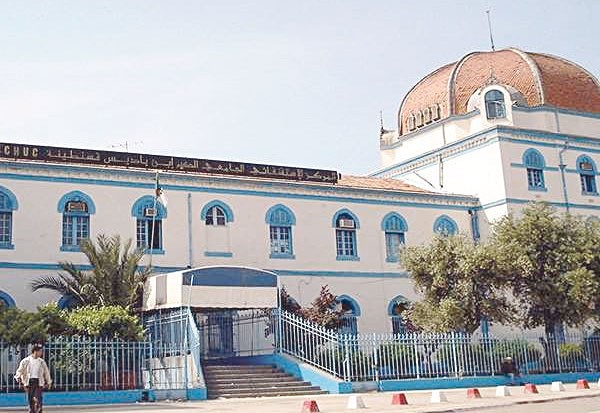 Neuf maîtres assistants portés absents... depuis 5 ans !