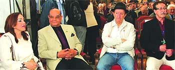 Deux millions de cd contrefaits detruits