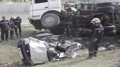 Un train de marchandises percute deux employés de Naftal