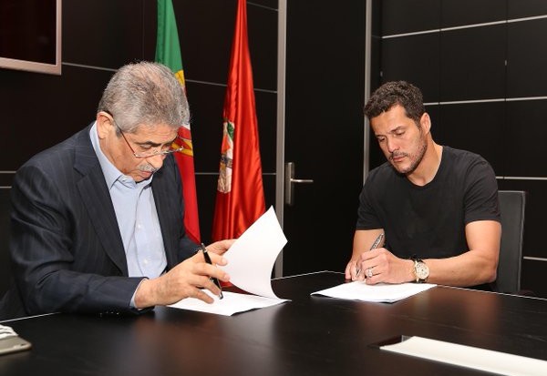 Julio Cesar prolonge à Benfica