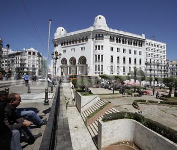 Ce géant qui s'ignore