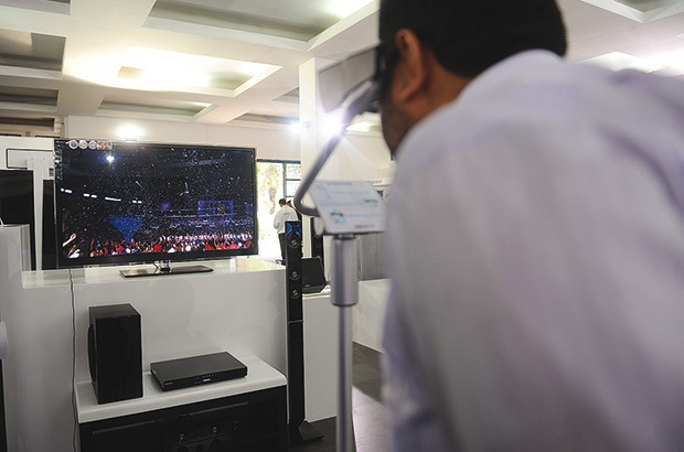 Présentation du téléviseur Oled incurvé