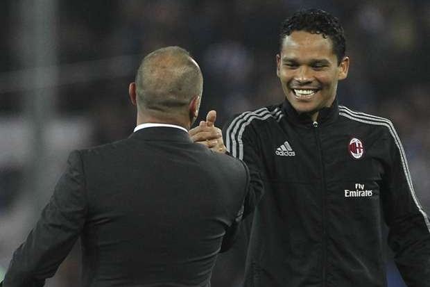 Milan repousse une offre de Premier League pour Bacca