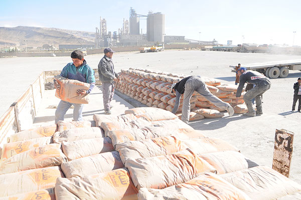 سكان وادي الطاقة بباتنة يرفضون تشييد مصنع الإسمنت بمنطقة فلاحية