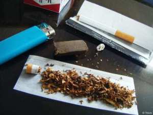 أمن عين الدفلى يوقف مروج مخدرات ويحجز 21 غراما