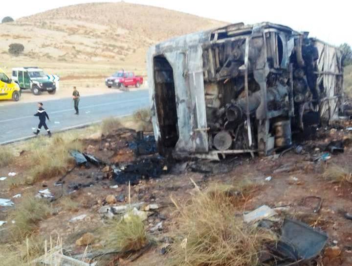 هلاك 33 شخصا و جرح 15 في اصطدام شاحنة بحافلة نقل المسافرين ببلدية واد المرة بولاية الأغواط