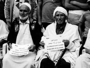 Les habitants s'insurgent et ferment le siège de l'APC