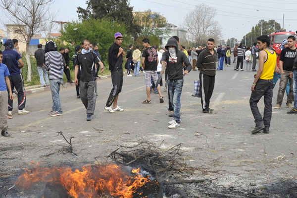 اشتباكات بين مواطنين ومهربين تخلف 10 جرحى في تمنراست