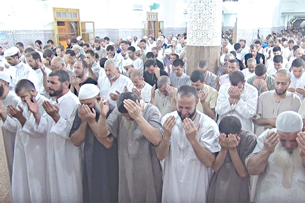 برنامج ديني ثري وإقبال على المساجد بورقلة