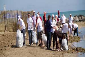 3500 شاب في مهمة تنظيف شواطئ بجاية