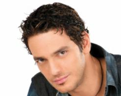 في الوقت الذي كرّم فيه أبو ذكرى، مصطفى عريف              أبو النجا يصل وهران ويكرّس المشاركة المصرية