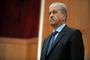 سلال يشرع في زيارة عمل لولاية تيارت