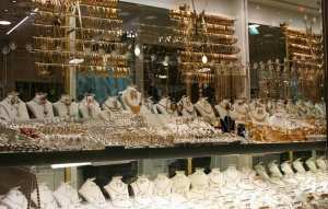 توقيف لص متلبسا بمحاولة السطو على محل المجوهرات فجرا بالطارف