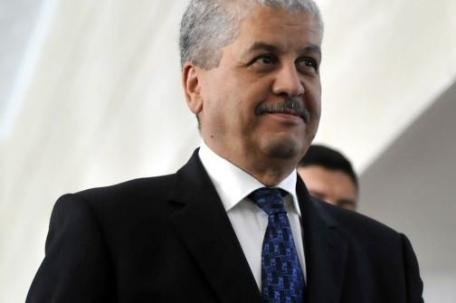 سلال يتفقد مصنع تركيب سيارات 