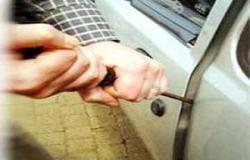 استرجاع ست سيارات سرقت من وكالتين بعنابة