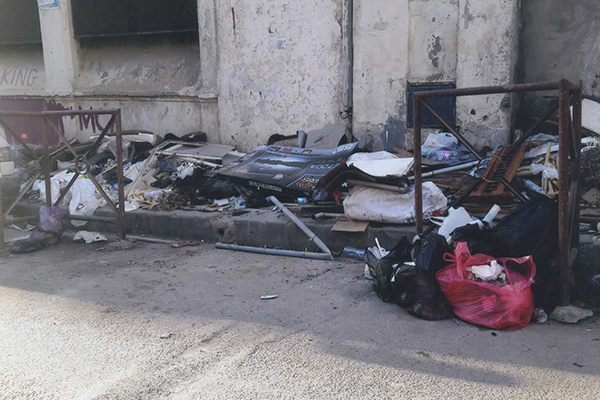 النفايات تثير غضب سكان شارع بومزراق في باب الوادي