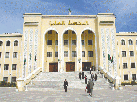 Quatre cadres supérieurs en attente d'une réparation