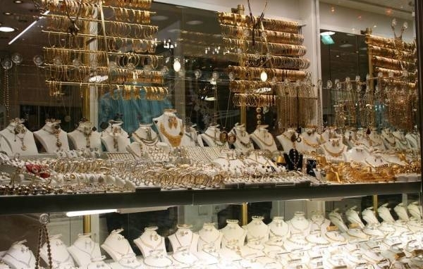 توقيف لص متلبسا بمحاولة السطو على محل المجوهرات فجرا بالطارف