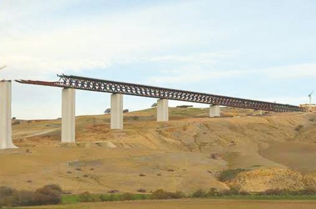 Le plus grand viaduc d'Afrique en construction à Tlemcen
